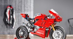 LEGO Ducati Panigale V4 R