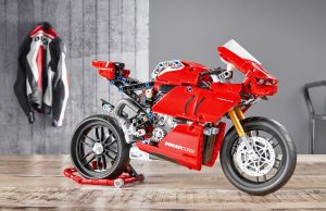 LEGO Ducati Panigale V4 R