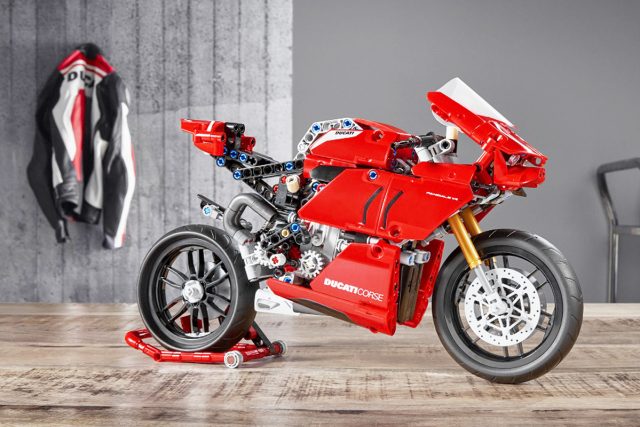 LEGO Ducati Panigale V4 R