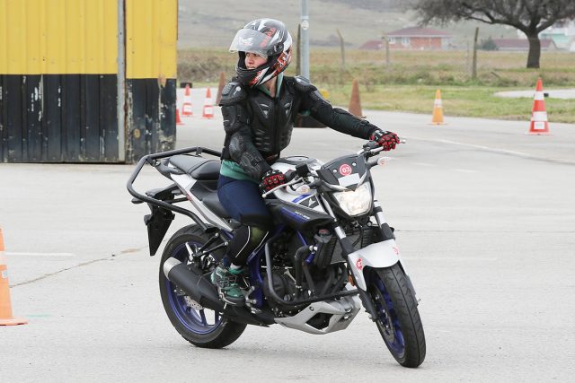 Yamaha Riding Academy Kadın Eğitim