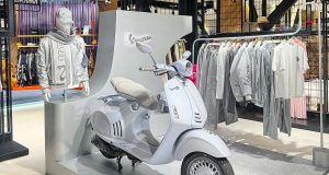 Vespa 946 Snake