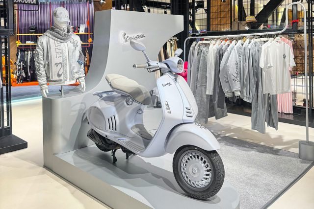 Vespa 946 Snake