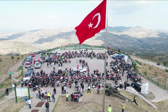 Süvarinin İzinde